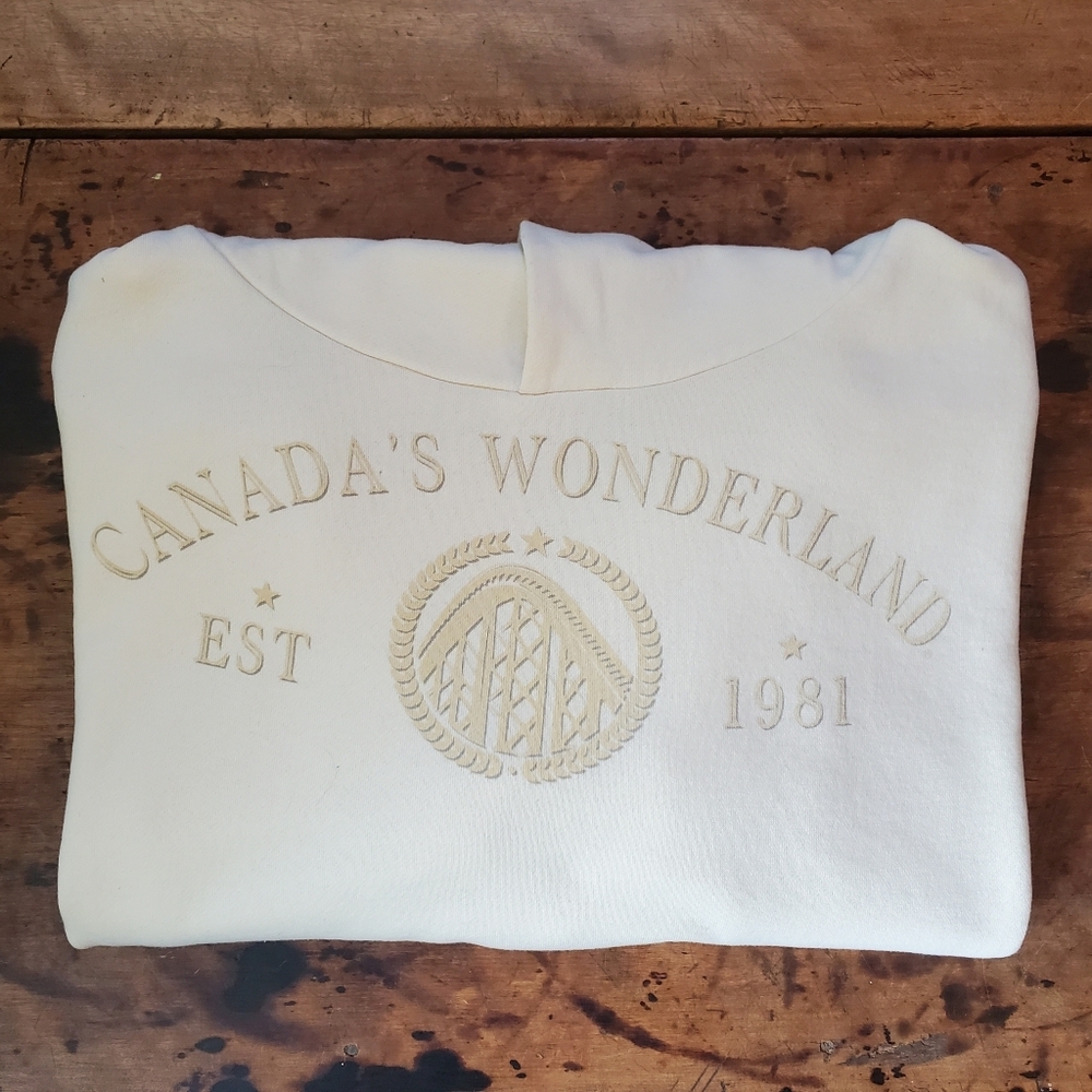 Canada's Wonderland Pullover Hoodie Size 2XL - Cream